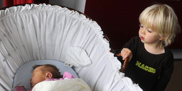 El bebé en la cuna